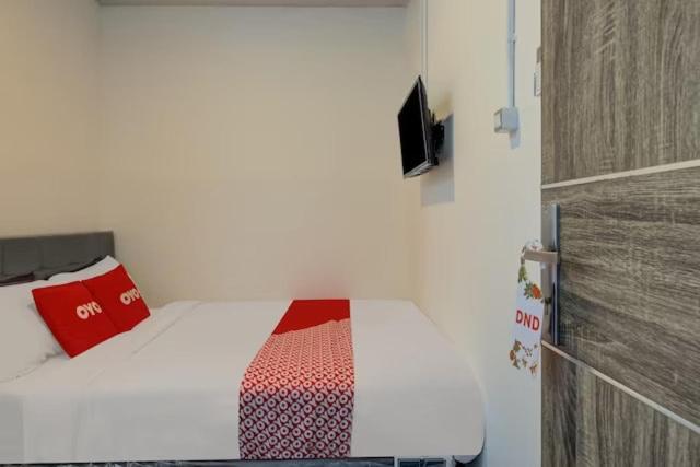 Super Oyo Capital O 3198 Sukomanunggal Inn Surabaya Exterior foto